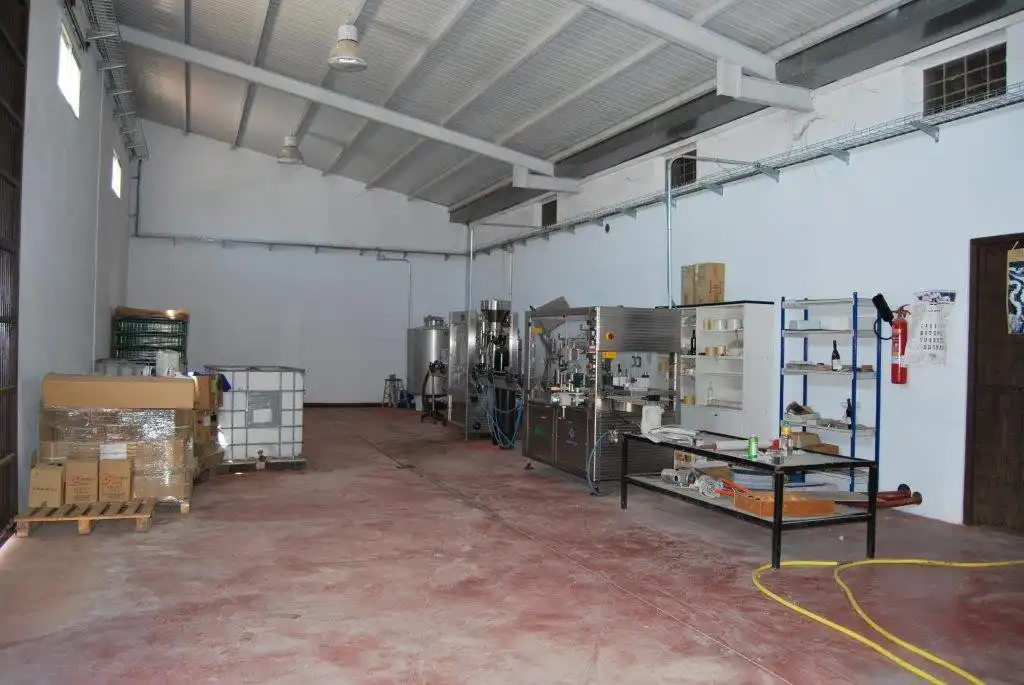 Nave industrial en venta en La Villa de Don Fadrique