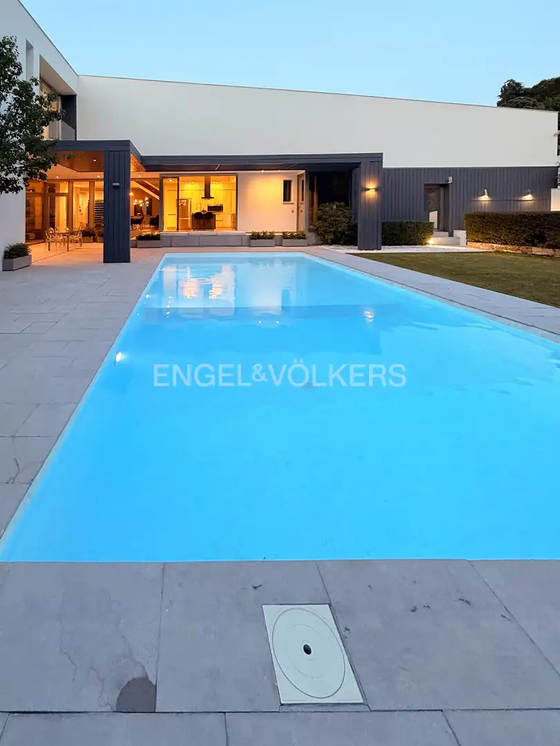 Piscina de Casa o chalet en venta en Boadilla del Monte con Aire acondicionado, Calefacción y Jardín privado