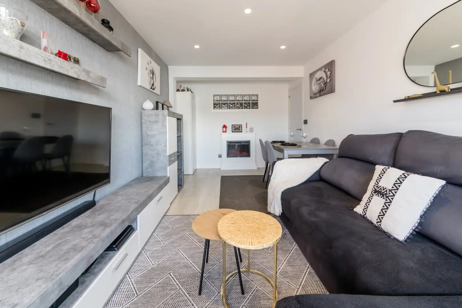 Sala de estar de Piso en venta en Oleiros con Calefacción, Parquet y Horno