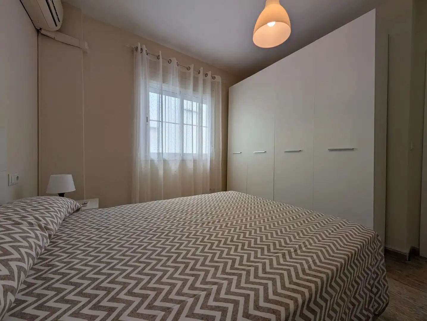 Habitación de Piso de alquiler en Huelva con Aire acondicionado