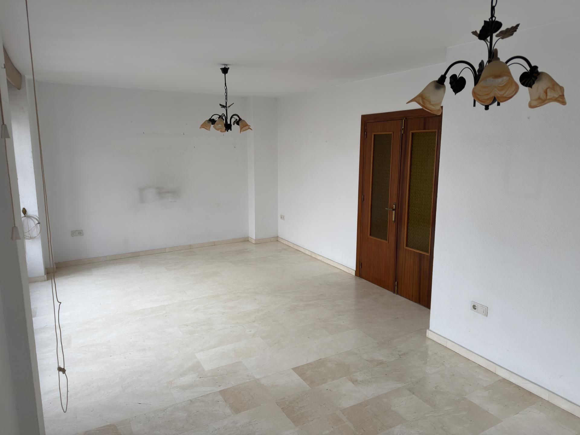 Flat for sale in Loja  with Balcony