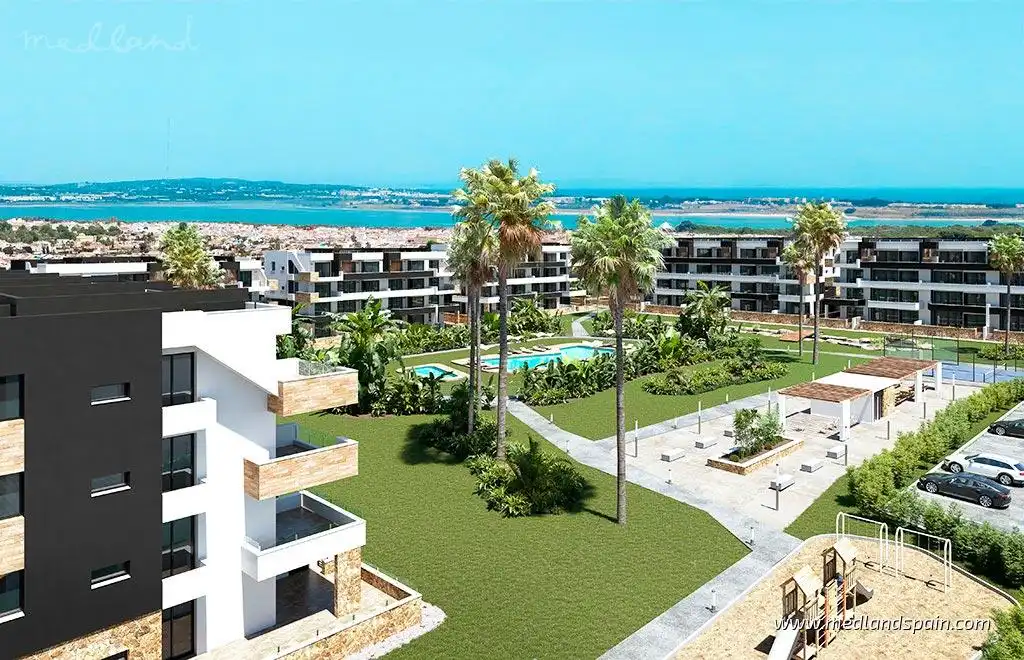 Apartamento con piscina en venta en Zona Carrefour - Urbanizaciones