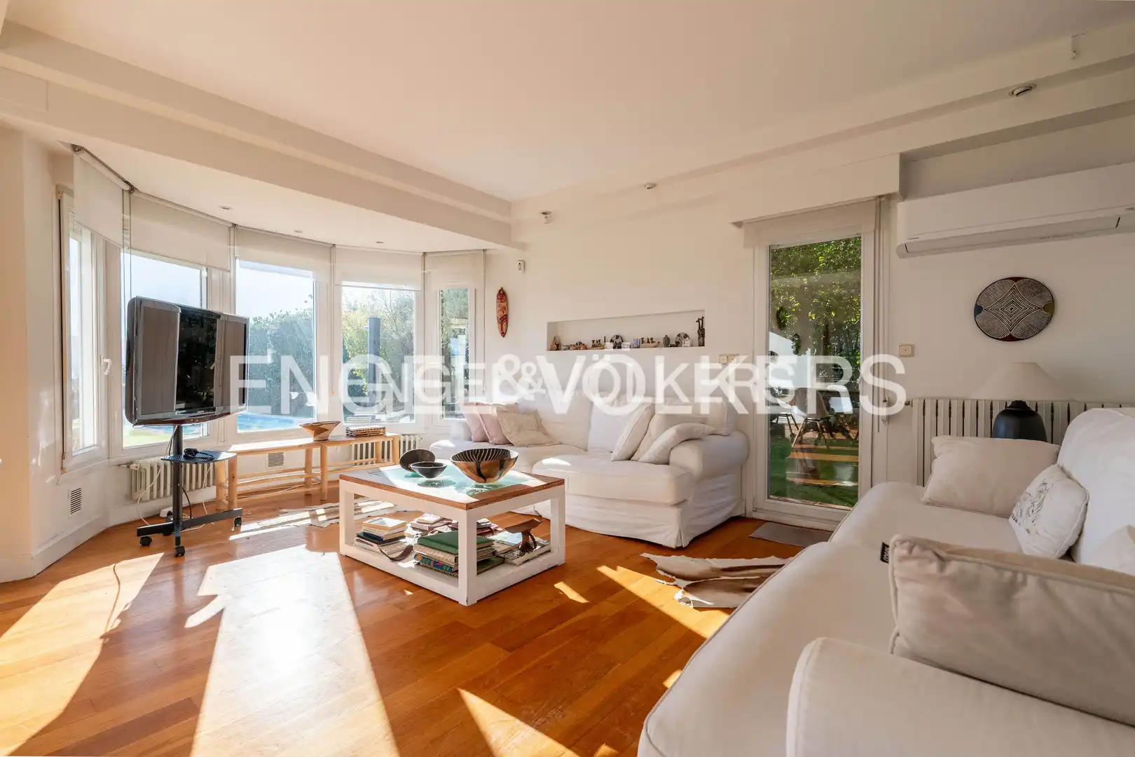 Sala de estar de Finca rústica en venta en Hondarribia con Aire acondicionado, Calefacción y Jardín privado