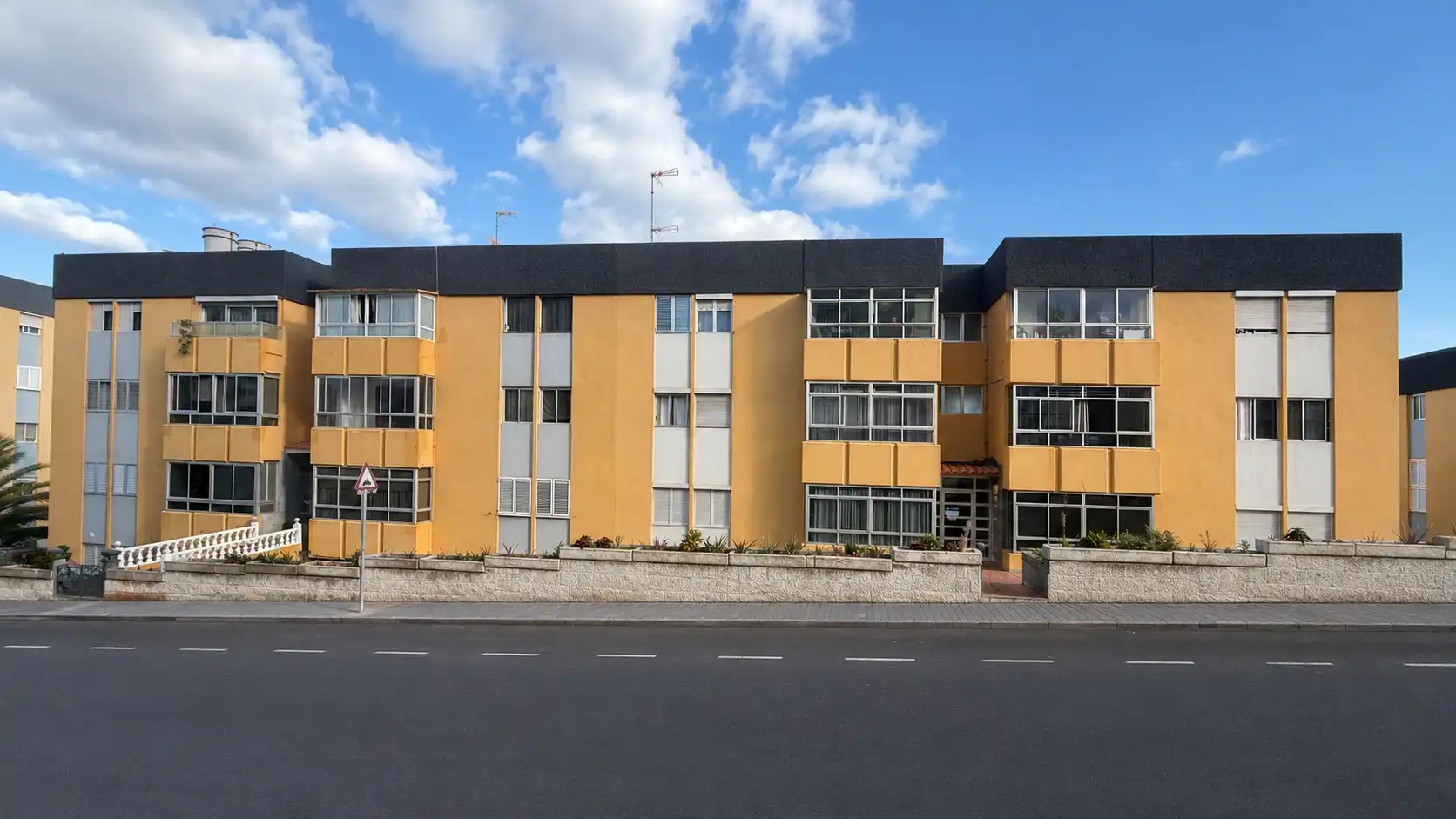 Vista exterior de Pis en venda en Las Palmas de Gran Canaria amb Moblat