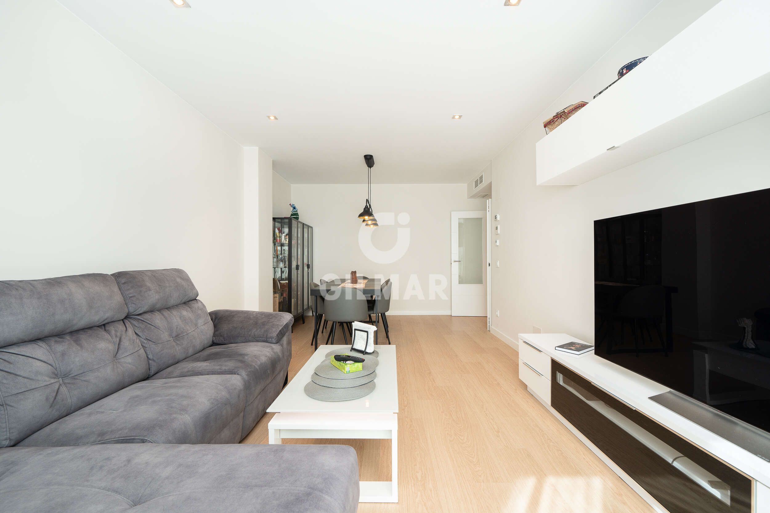 Living room of Flat for sale in  Madrid Capital  with Heating, Private garden and Storage room