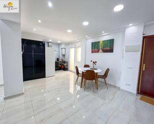 Cuina de Apartament de lloguer en  Valencia Capital amb Balcó
