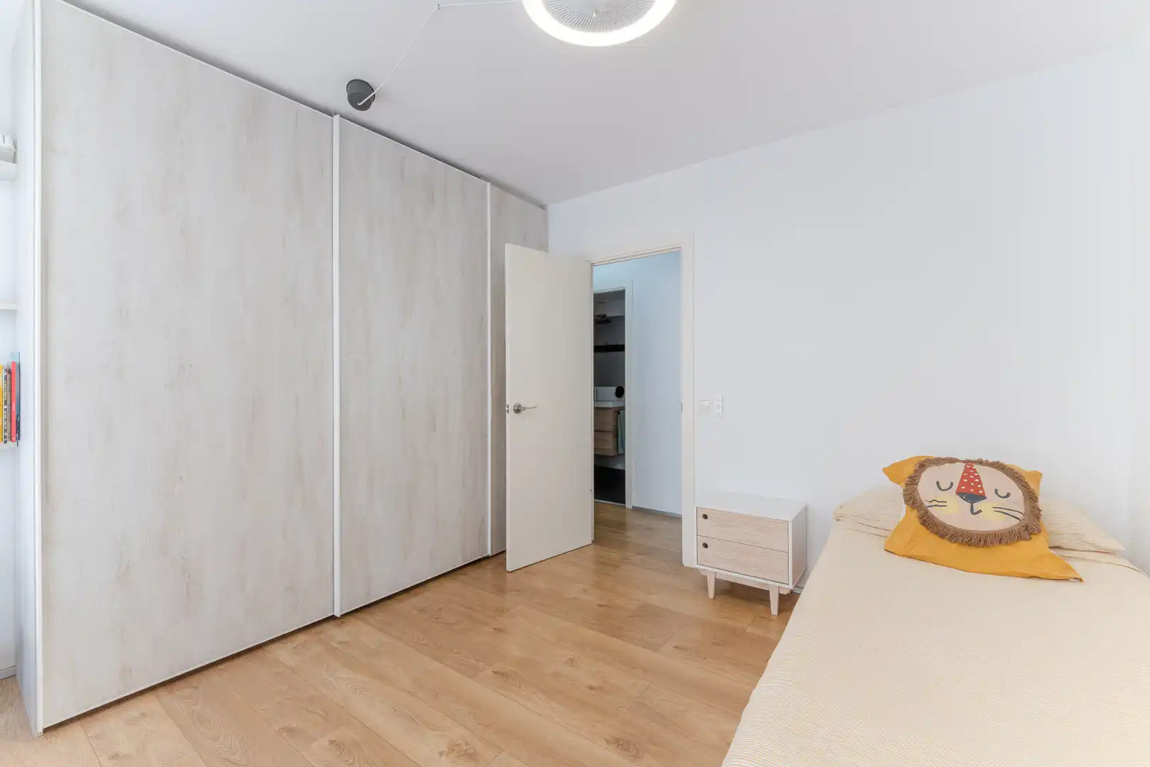 Schlafzimmer von Wohnung zum Verkauf in Girona mit Klimaanlage, Heizung und Parkett