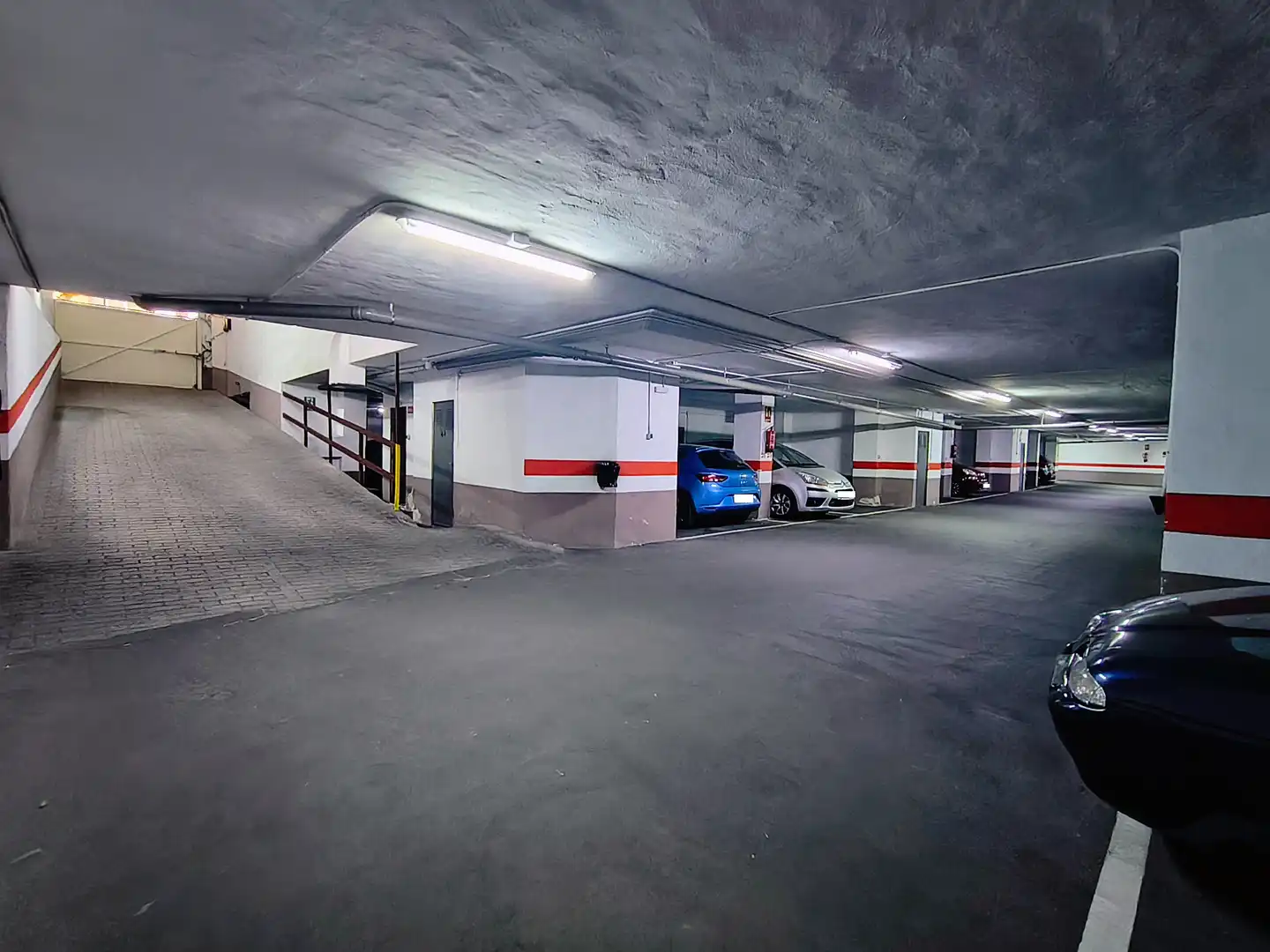 Parkplatz von Wohnung zum Verkauf in Alicante / Alacant mit Klimaanlage, Terrasse und Abstellraum