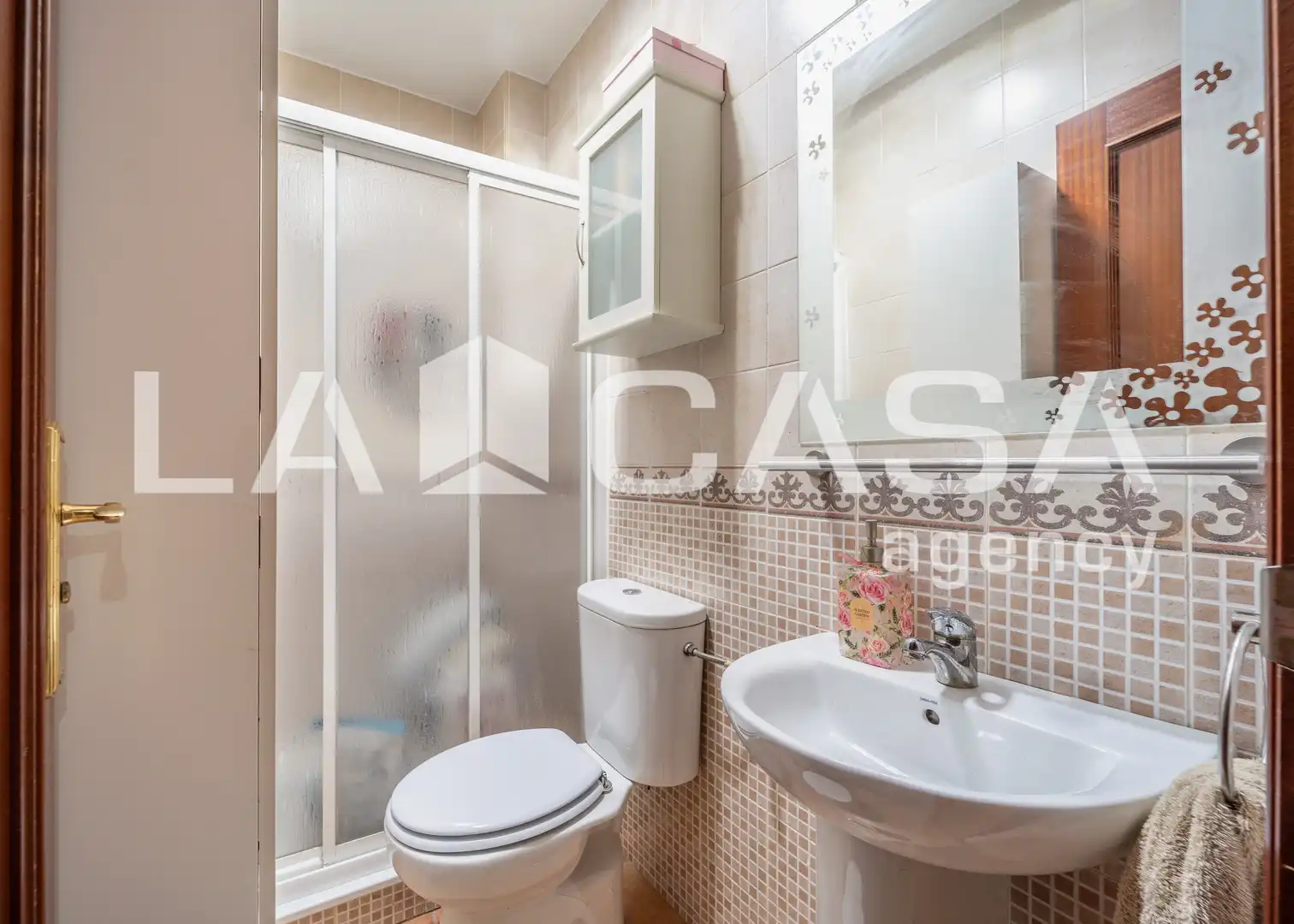 Baño de Casa adosada en venta en Dos Hermanas con Aire acondicionado, Terraza y Trastero