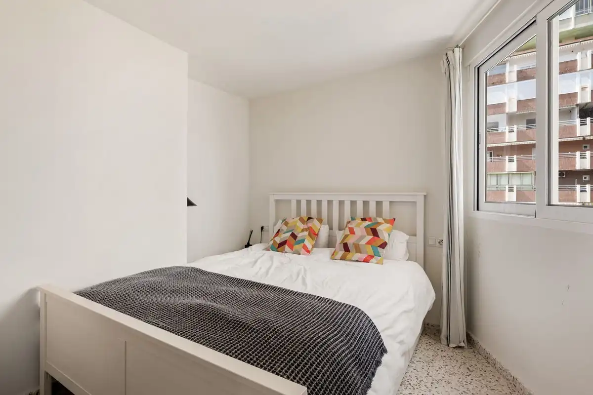 Habitación de Apartamento en venta en Torremolinos con Aire acondicionado, Terraza y Piscina comunitaria