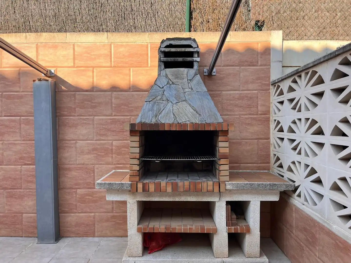 Jardín de Casa adosada en venta en Vilanova i la Geltrú con Calefacción, Jardín privado y Terraza