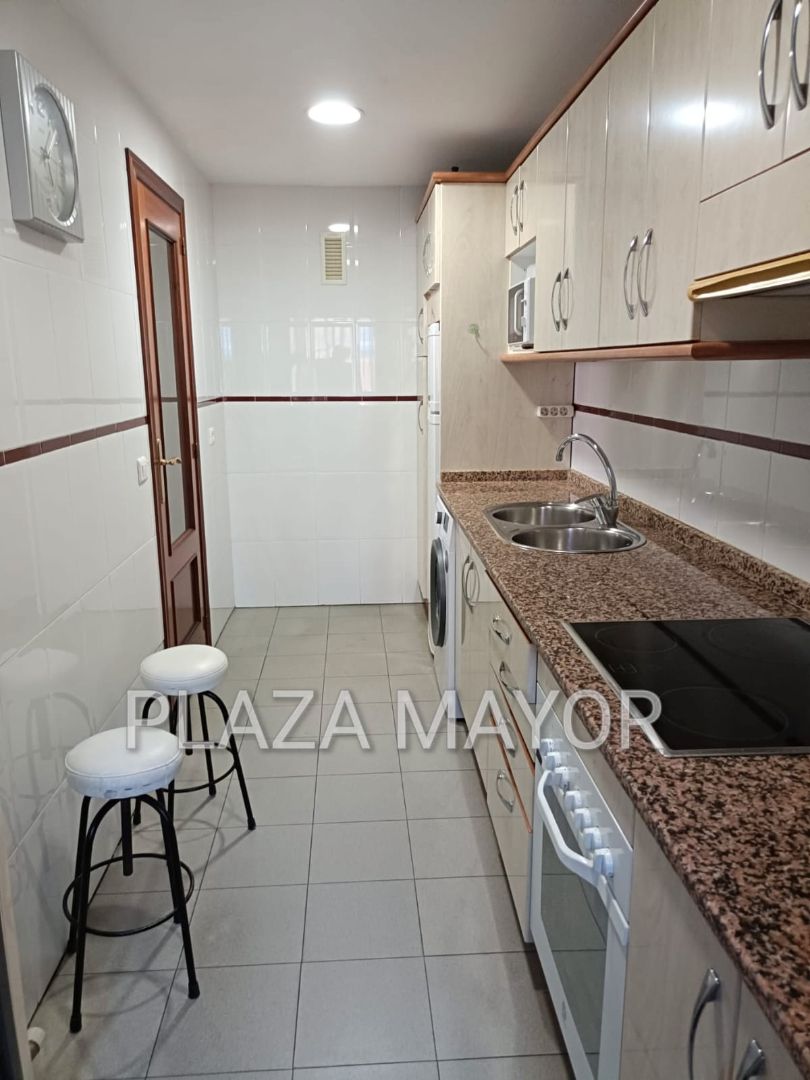 Kitchen of Flat for sale in Salamanca Capital  with Heating, Oven and Washing machine