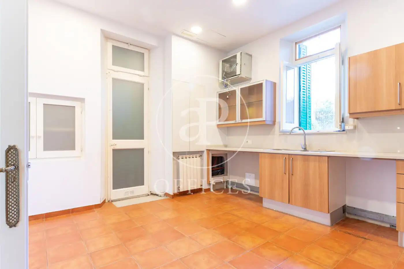 Küche von Büro zur Miete in Barcelona mit Heizung