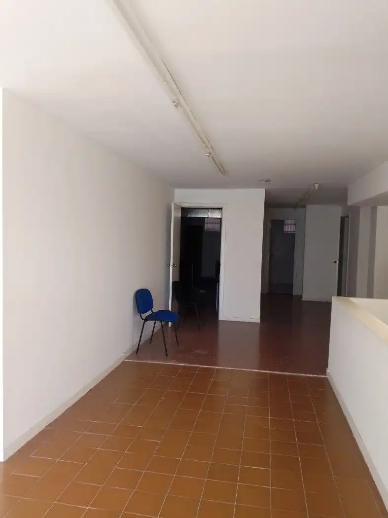Büro zur Miete in Badalona mit Klimaanlage