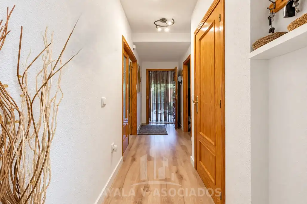 Casa aparellada amb jardí en venda a Cartagena ciudad, imagen 5