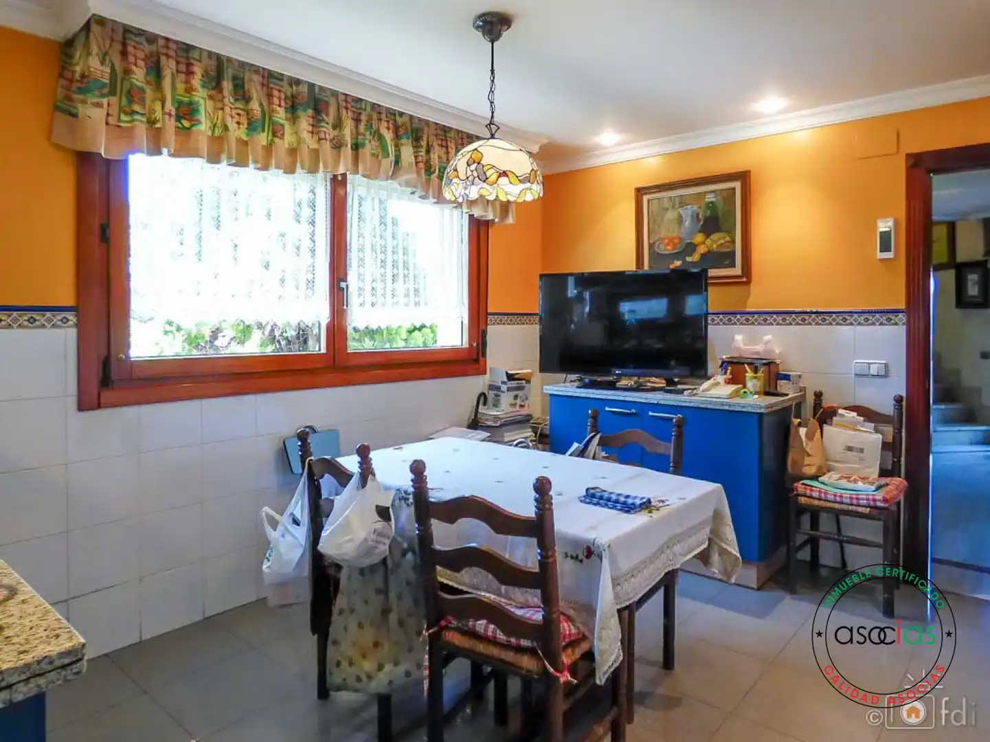 Menjador de Casa o xalet en venda en Oviedo  amb Calefacció, Jardí privat i Parquet