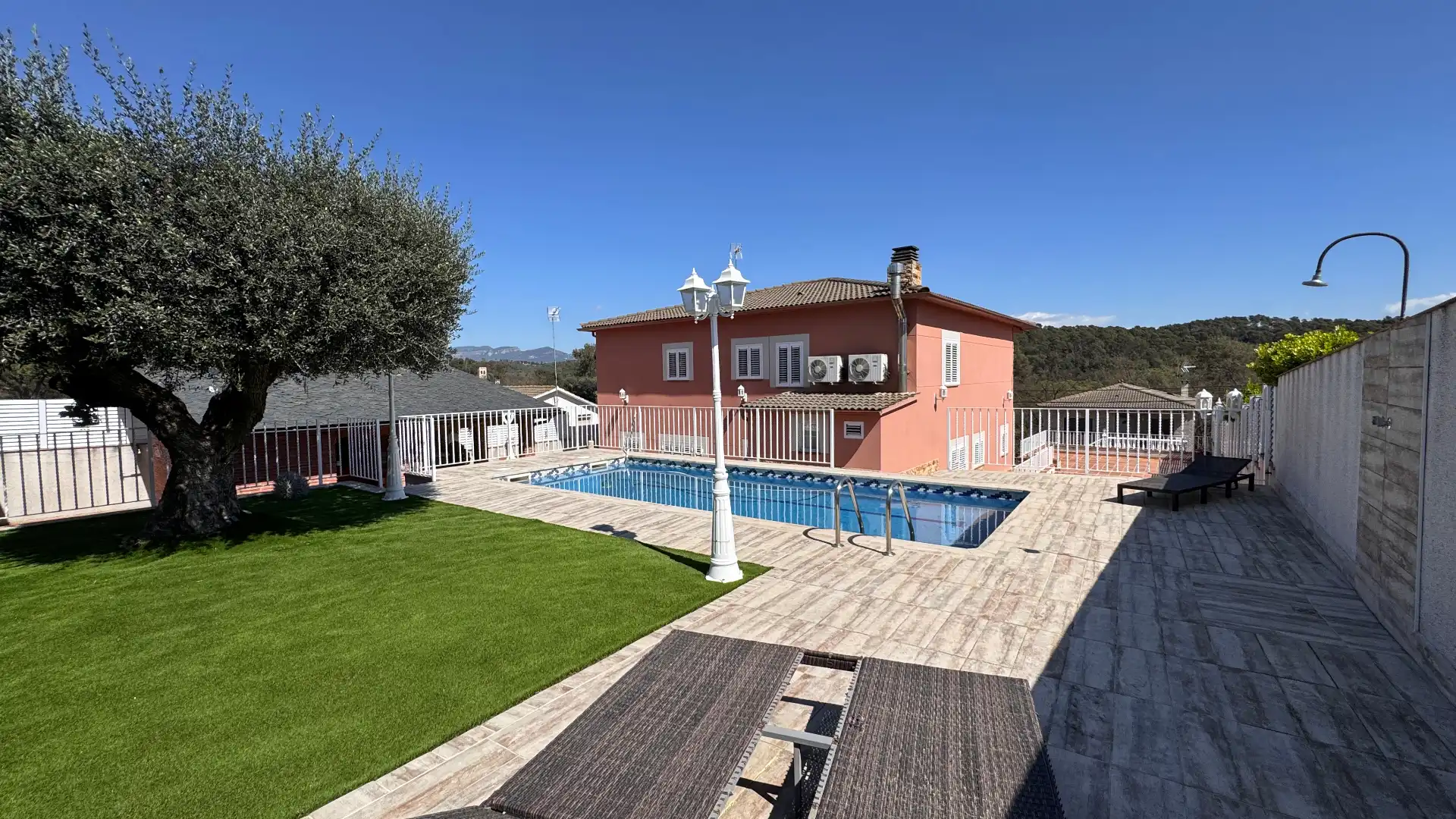 Swimming pool of Houses for sale in Lliçà d'Amunt  with Air Conditioner, Heating and Private garden