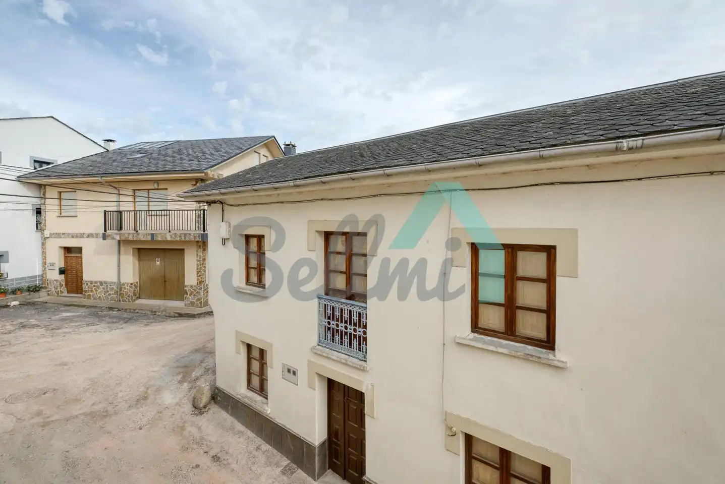 Vista exterior de Casa adosada en venta en Castropol