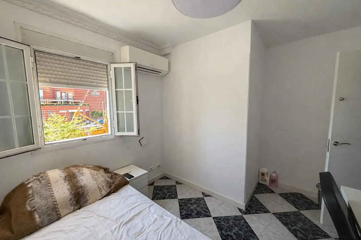 Habitación de Piso en venta en Sevilla con Balcón