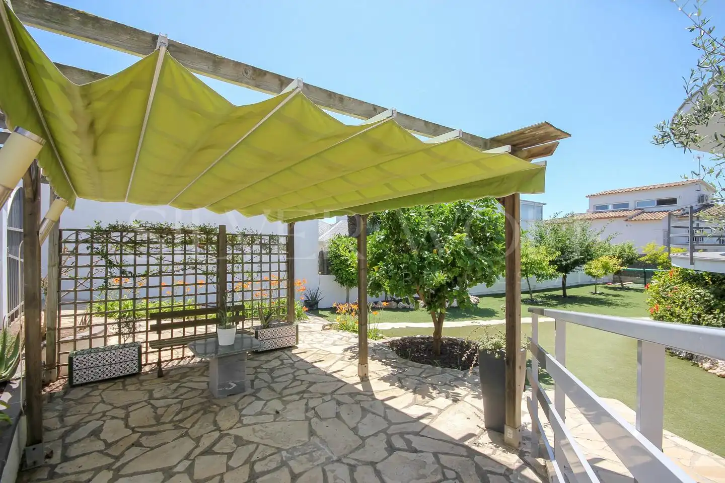 Terraza de Casa o chalet en venta en Vilanova i la Geltrú con Aire acondicionado, Calefacción y Jardín privado