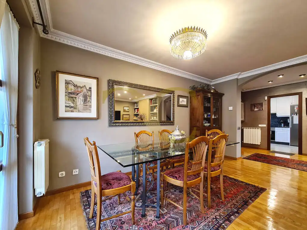Comedor de Casa o chalet en venta en Noreña con Calefacción, Jardín privado y Terraza