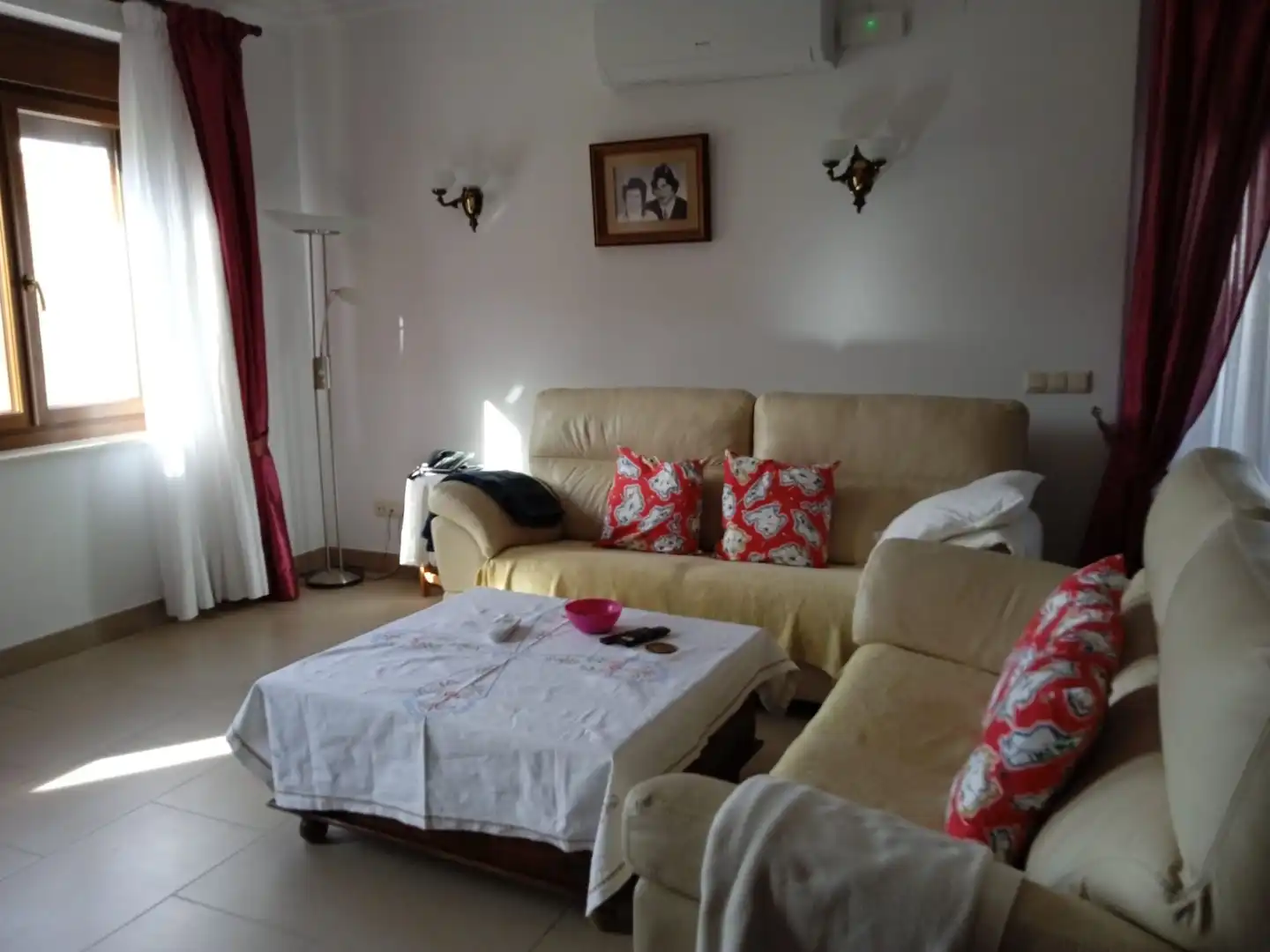 Sala de estar de Casa o chalet en venta en Cuevas del Becerro con Aire acondicionado, Calefacción y Jardín privado