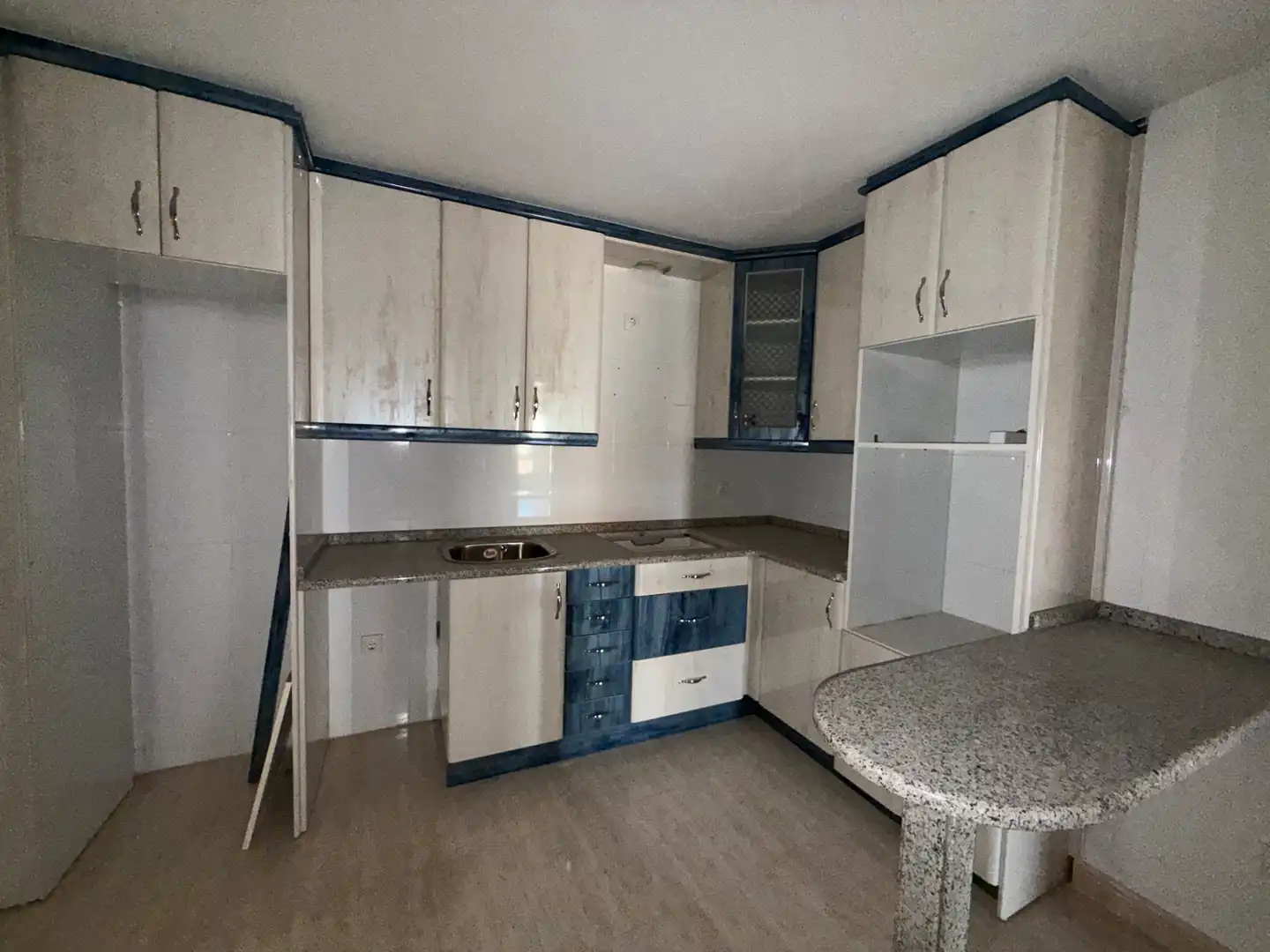 Cocina de Piso en venta en Benavente con Calefacción