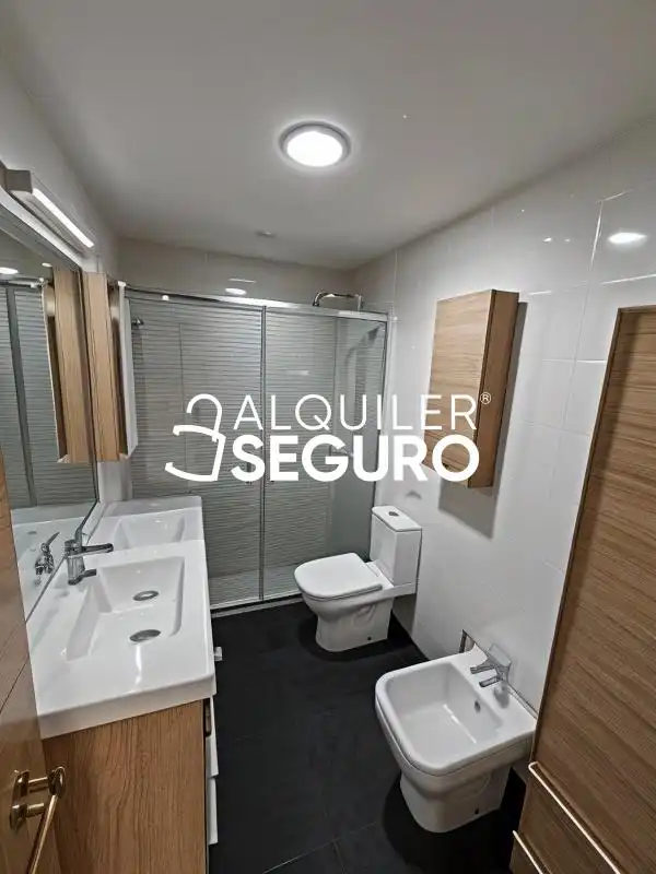 Baño de Piso de alquiler en Cartagena con Aire acondicionado, Calefacción y Amueblado