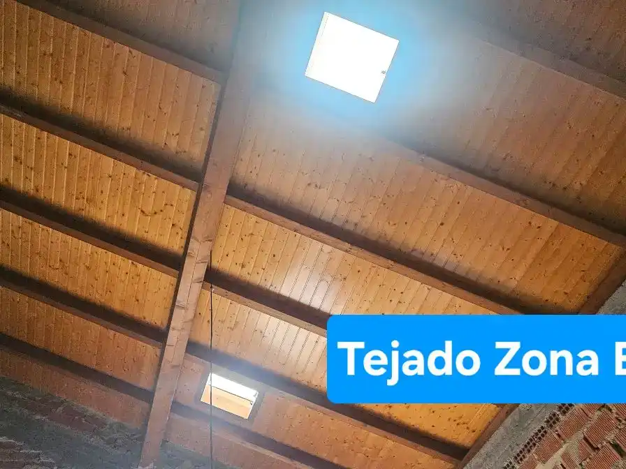 Casa o xalet en venda en Corvera de Asturias amb Balcó