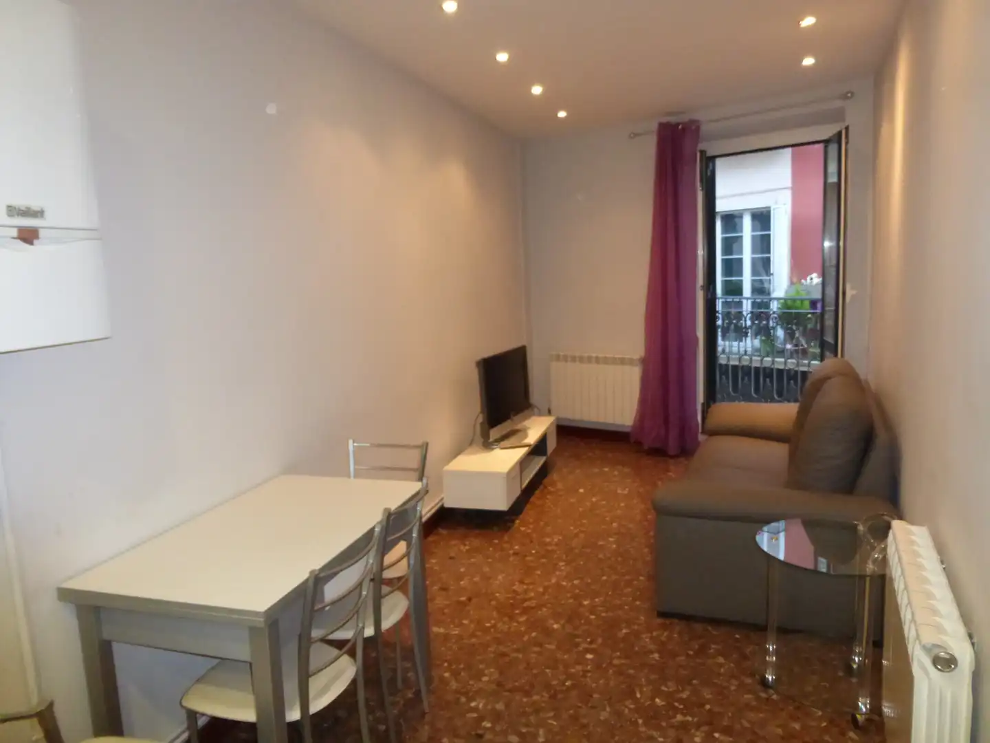 Flat with terrace for sale in Calle Curia, imagen 2