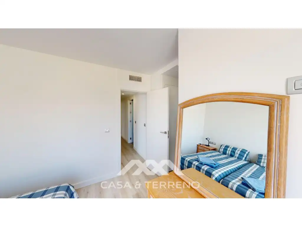 Dormitori de Apartament en venda en Vélez-Málaga amb Aire condicionat i Piscina comunitària
