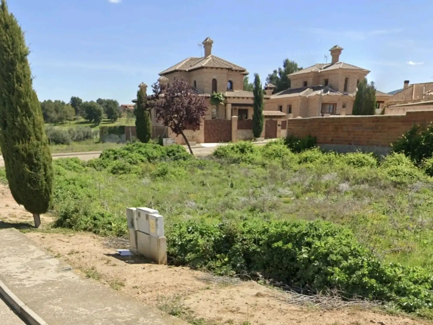 Terreni e lotti in vendita a Layos