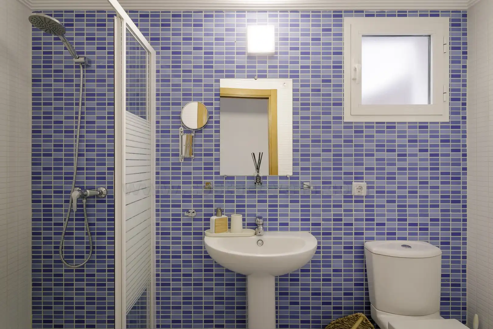 Bathroom of Apartments for sale in El Campello  with Air Conditioner, Terrace and Furnished