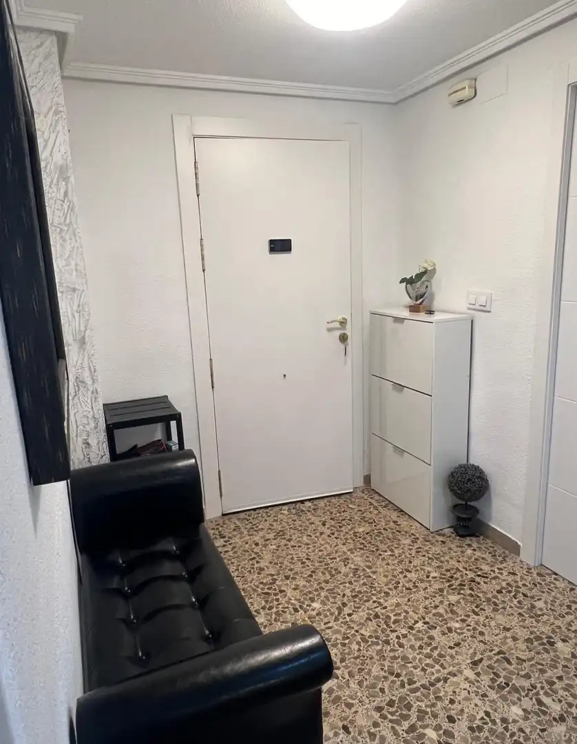 Flat with terrace for sale in Plaza Constitucion, imagen 5