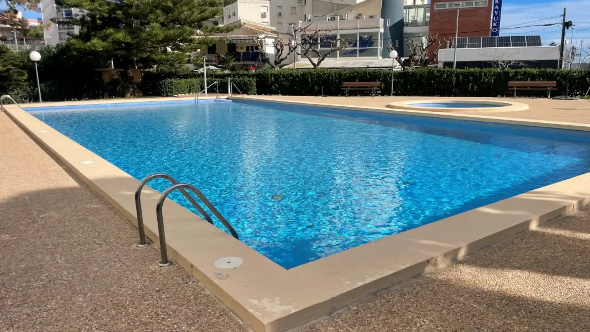 Piscina de Apartamento en venta en Gandia con Aire acondicionado, Jardín privado y Piscina