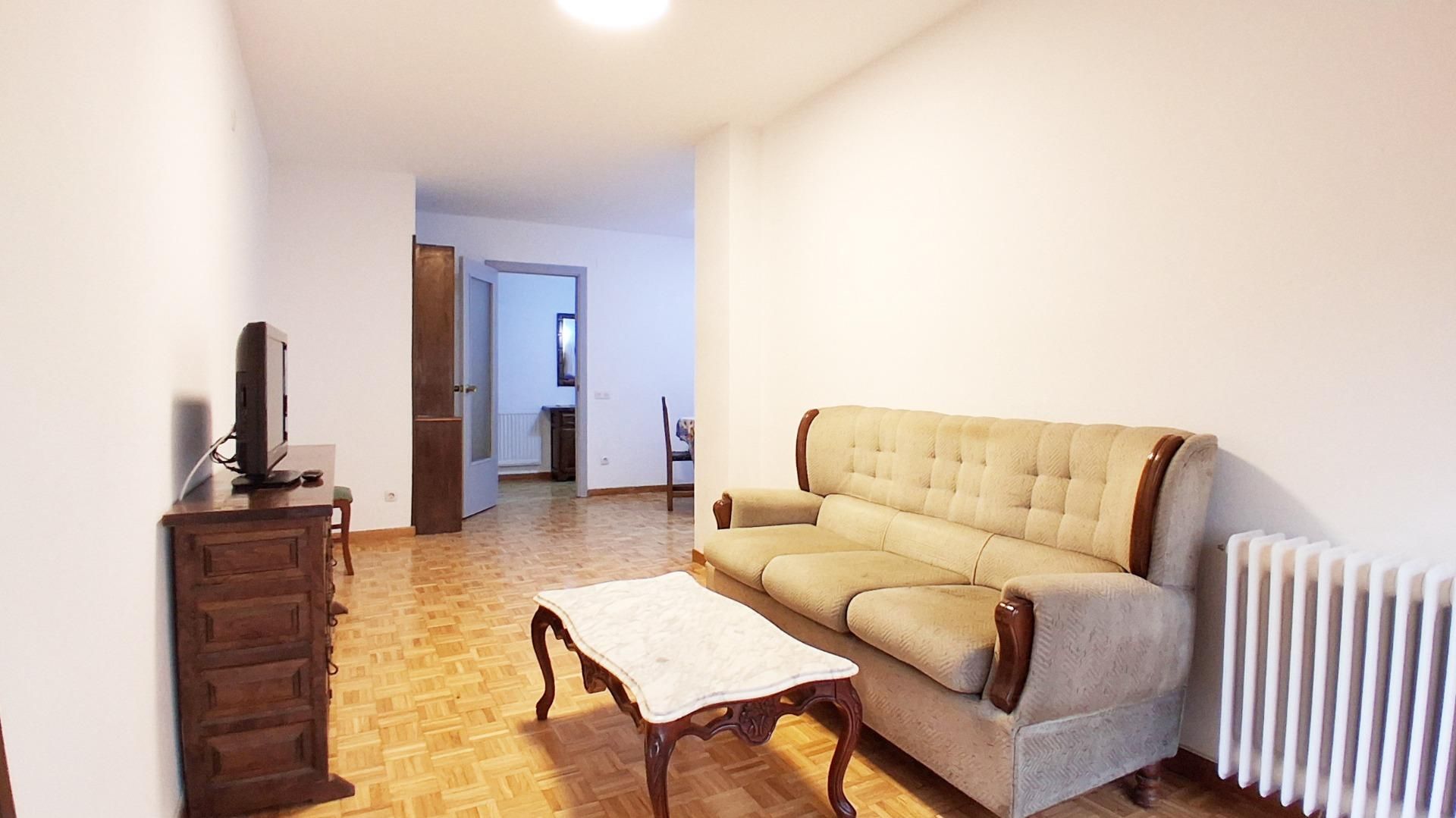 Living room of Flat to rent in Salamanca Capital  with Heating