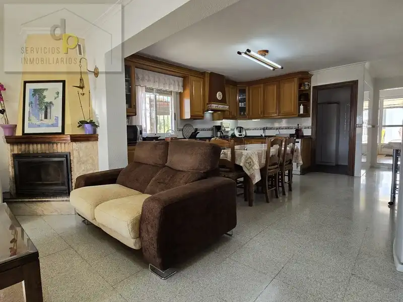 Sala d'estar de Casa o xalet en venda en Elche / Elx amb Aire condicionat, Jardí privat i Terrassa