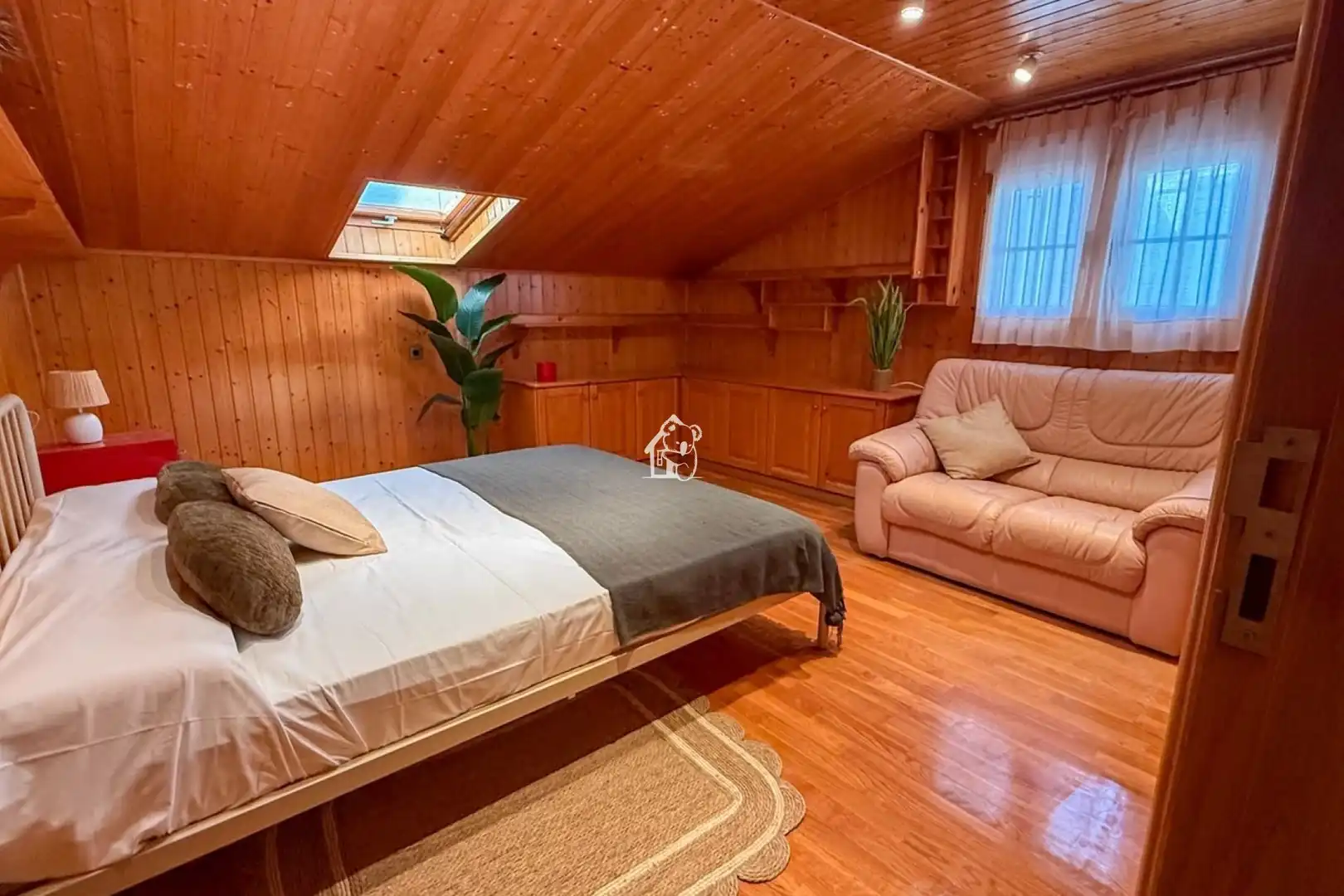 Schlafzimmer von Dachboden zur Miete in Torrevieja mit Klimaanlage, Privatgarten und Terrasse