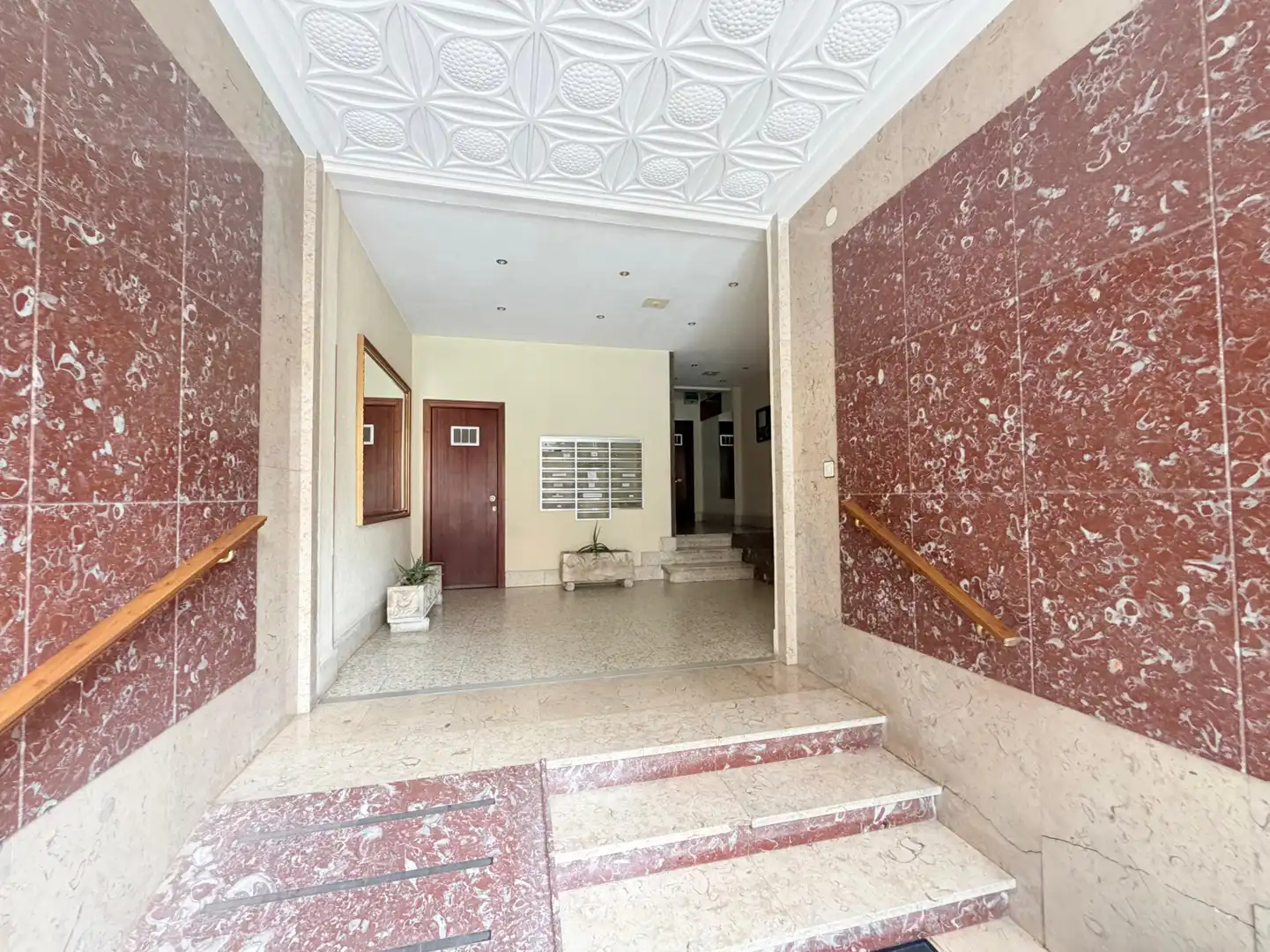 Wohnung zum Verkauf in Avilés mit Heizung, Terrasse und Möbliert