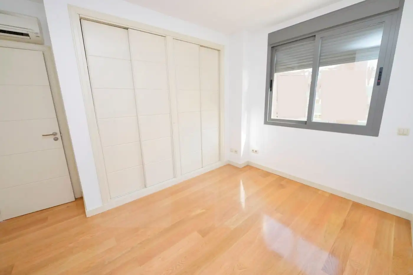 Schlafzimmer von Wohnung zur Miete in Madrid mit Klimaanlage, Heizung und Abstellraum