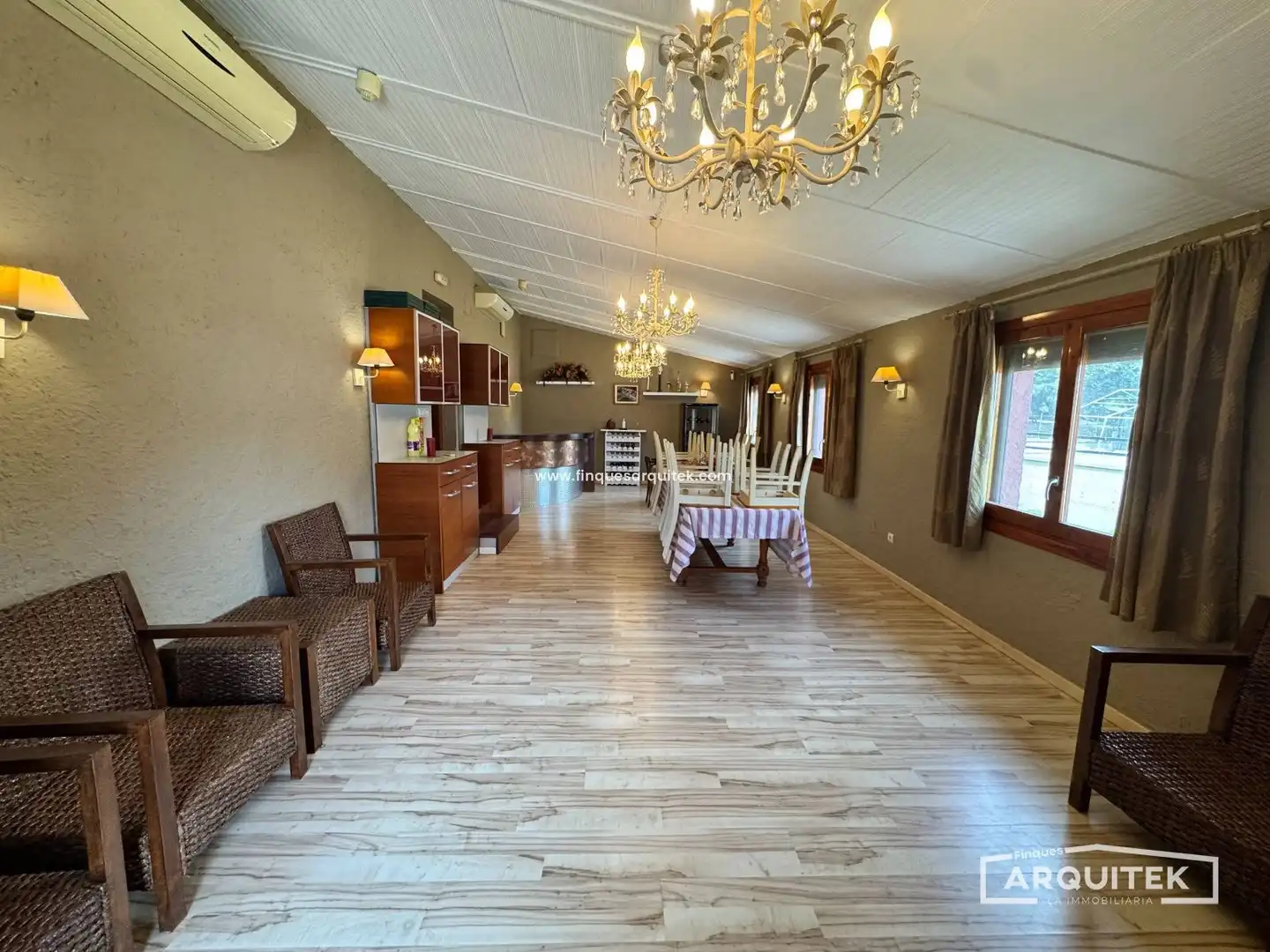 Comedor de Casa o chalet en venta en Monzón con Aire acondicionado, Calefacción y Jardín privado