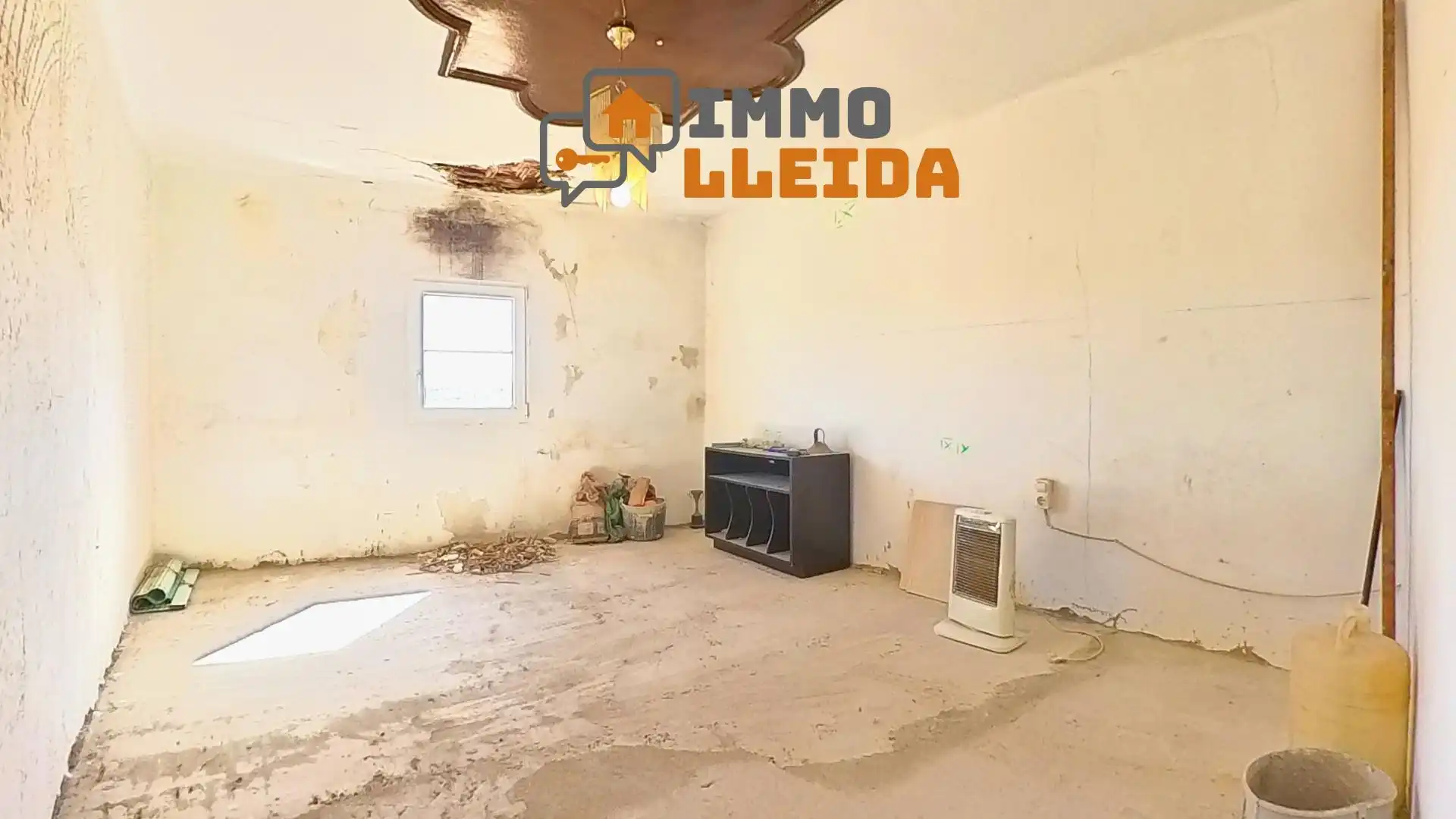 Vista exterior de Casa adosada en venda en La Granadella amb Terrassa, Traster i Moblat