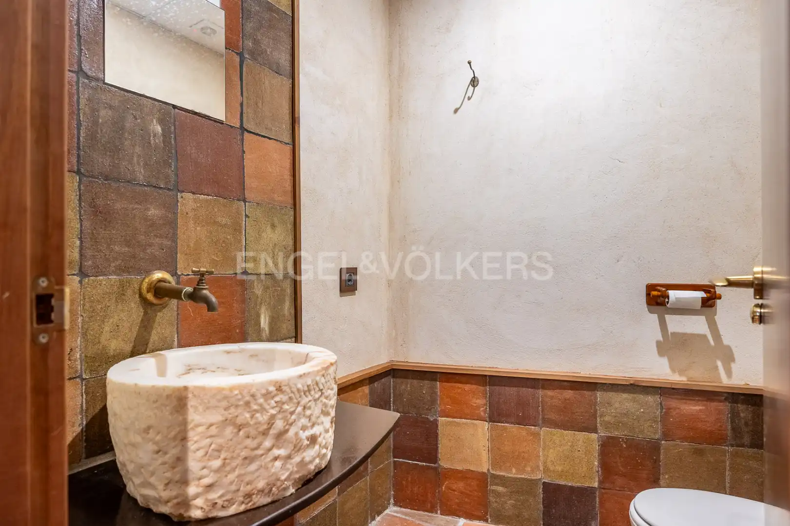 Bathroom of Commercial properties for sale in Villanueva del Ariscal  with Air Conditioner, Heating and Furnished