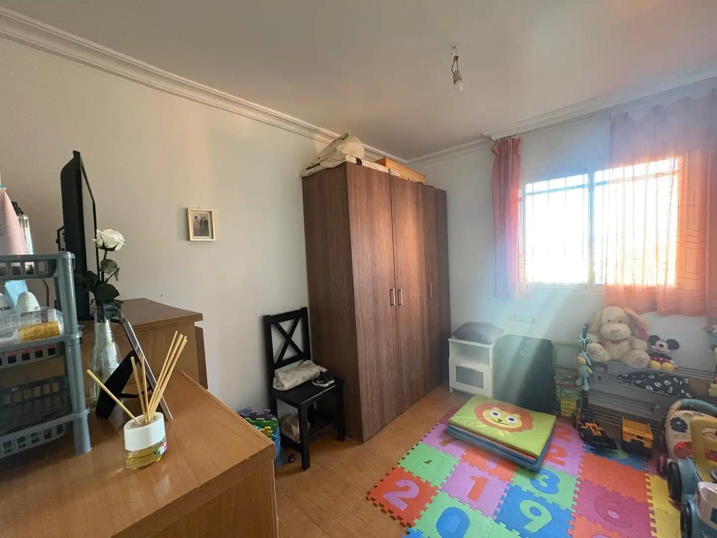Bedroom of Flat for sale in Algeciras  with Air Conditioner and Heating
