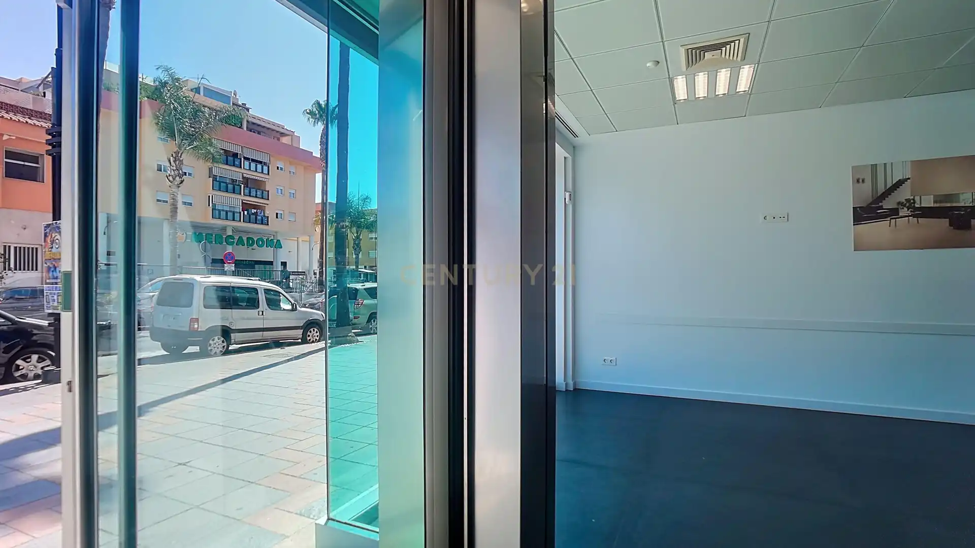 Commercial properties for sale in Avenida de Mijas, Las Lagunas, Spain, 31, Las Cañadas