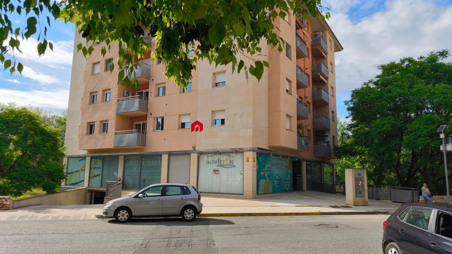 Vista exterior de Garatge en venda en Tortosa