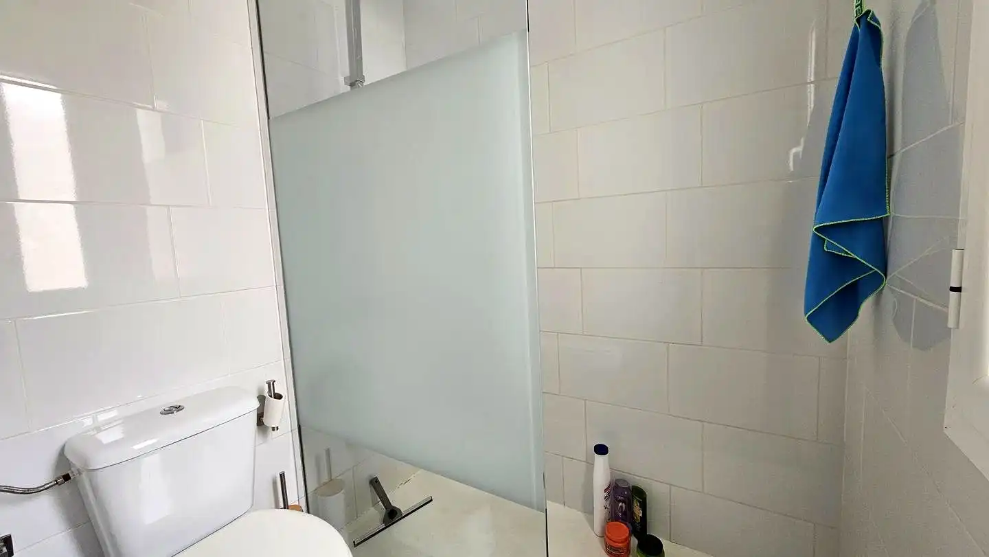 Baño de Dúplex de alquiler en San Bartolomé de Tirajana con Aire acondicionado, Jardín privado y Terraza