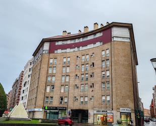 Vista exterior de Pis en venda en Gijón  amb Calefacció, Parquet i Moblat