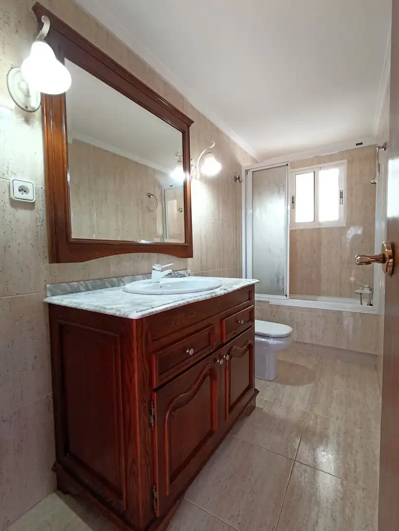 Bathroom of Flat for sale in Chiva  with Terrace