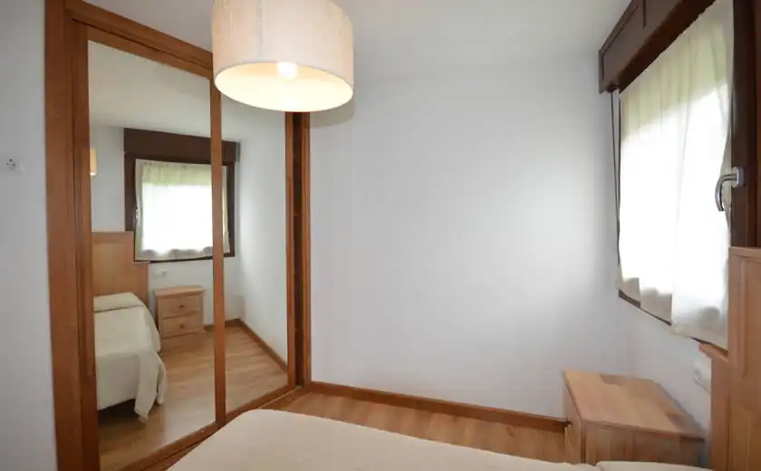 Habitación de Apartamento de alquiler en Llanes con Calefacción, Amueblado y Horno